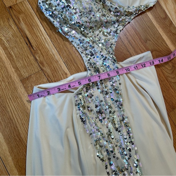 Tony Bowls Satin One Shoulder Size 0 Sequence Prom Dress Cream Color Formal Gown - Picture 3 of 8